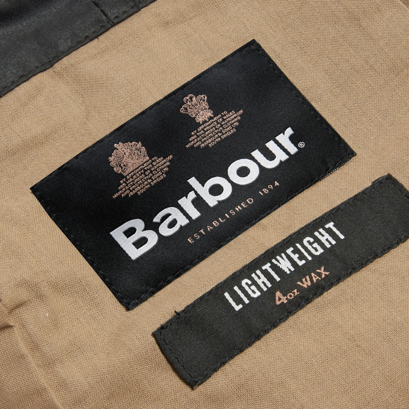 Lichtgewicht geoliede capuchon met contrasterende voering Barbour