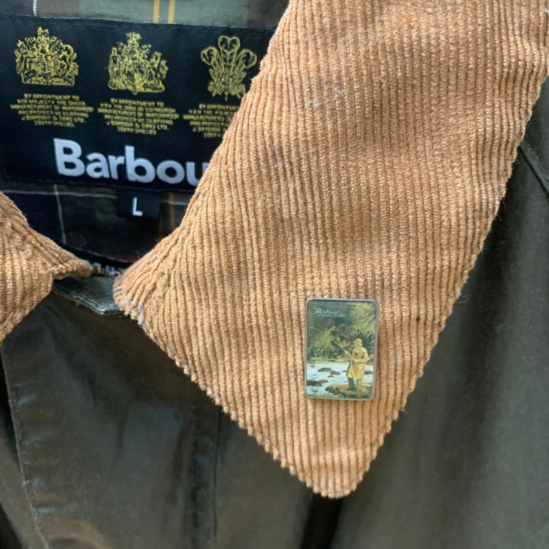 Pin's Barbour Pêcheur- Seconde Main